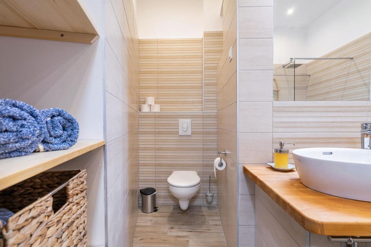 Trendy Grand Boulevard Designer Apartament